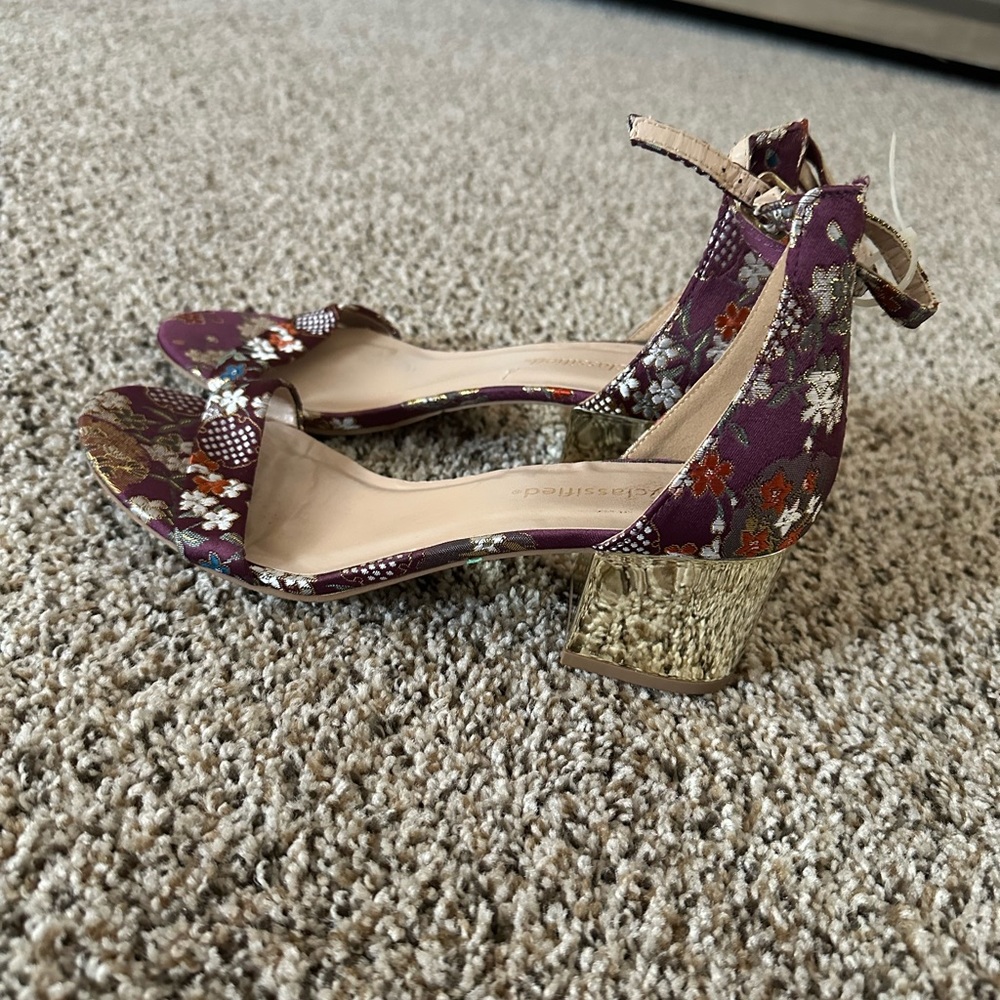 Purple straps floral shoes size 7.5